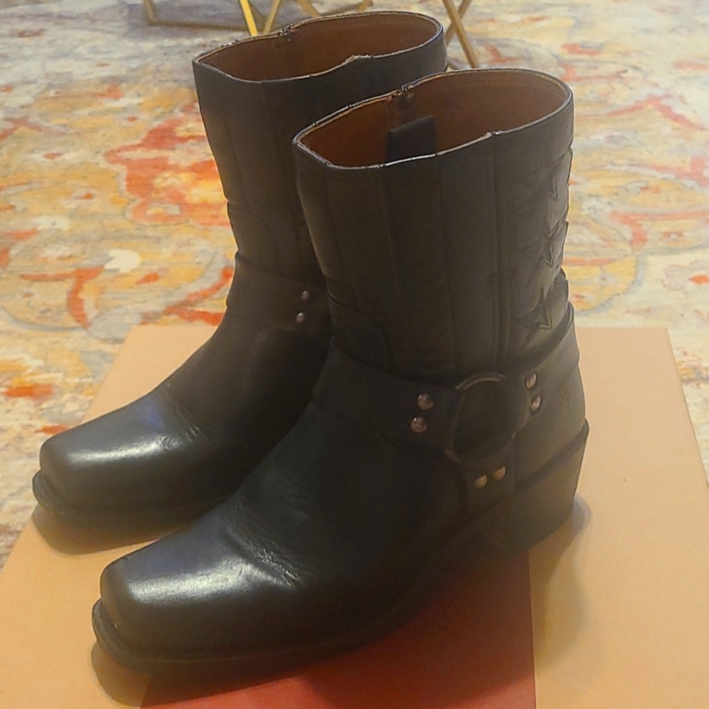FRYE, HARNESS AMERICANA boot SIZE 8.5 M BLACK